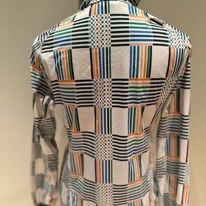 Light weight windbreaker . Wind resistant